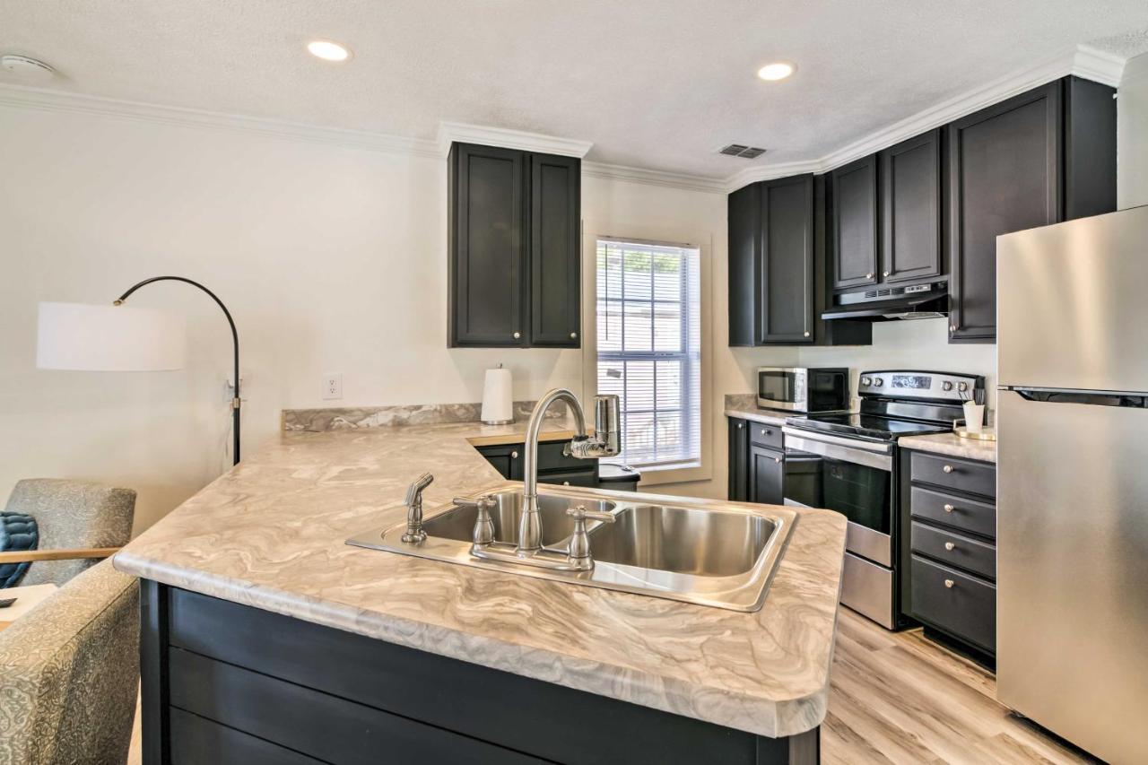 Holiday home Chic Retreat With Grill, 2 Mi To Msu! Starkville