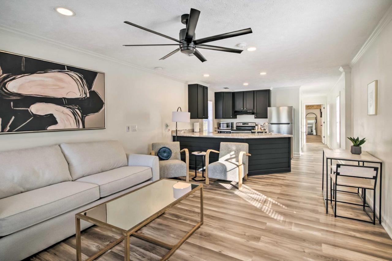 Chic Retreat With Grill, 2 Mi To Msu! Holiday home
