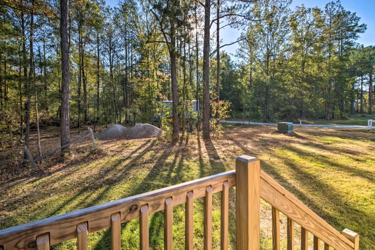 Chic Retreat With Grill, 2 Mi To Msu! Holiday home