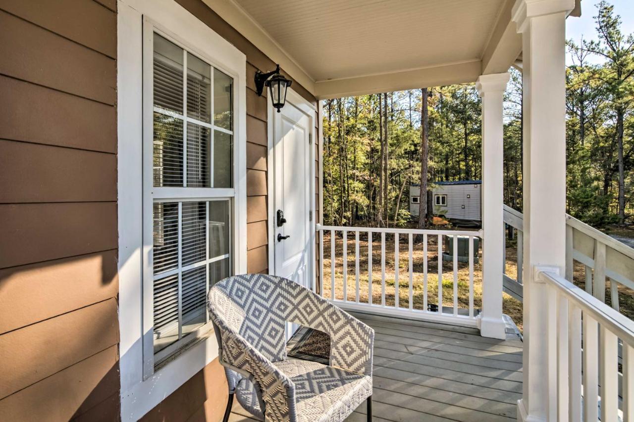 Chic Retreat With Grill, 2 Mi To Msu! Holiday home